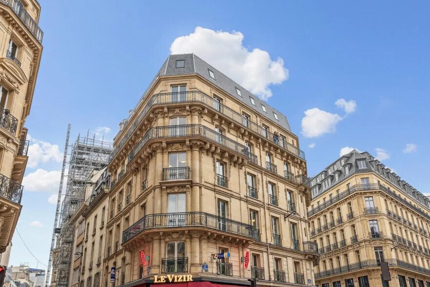 23 Rue Chauchat, Paris à louer - Photo de l’immeuble – Image 1 sur 10