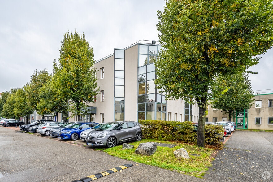 213 Rue De Gerland, Lyon à louer - Photo de l’immeuble – Image 2 sur 2