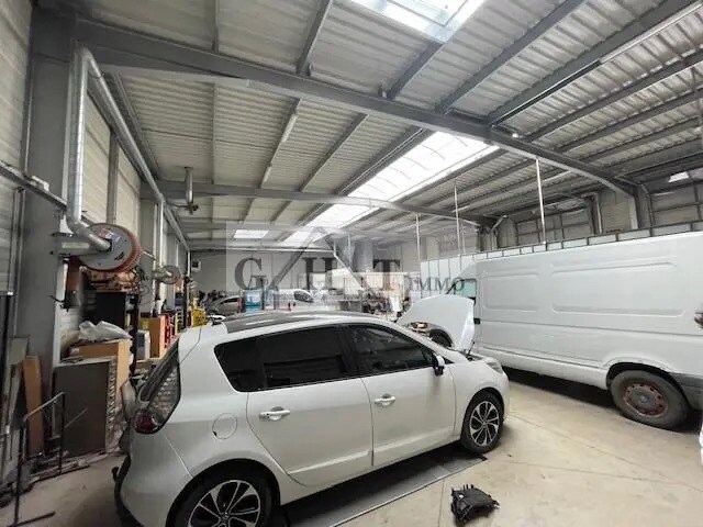 Industriel/Logistique dans Fontenay-Trésigny à vendre - Photo de l’immeuble – Image 3 sur 3