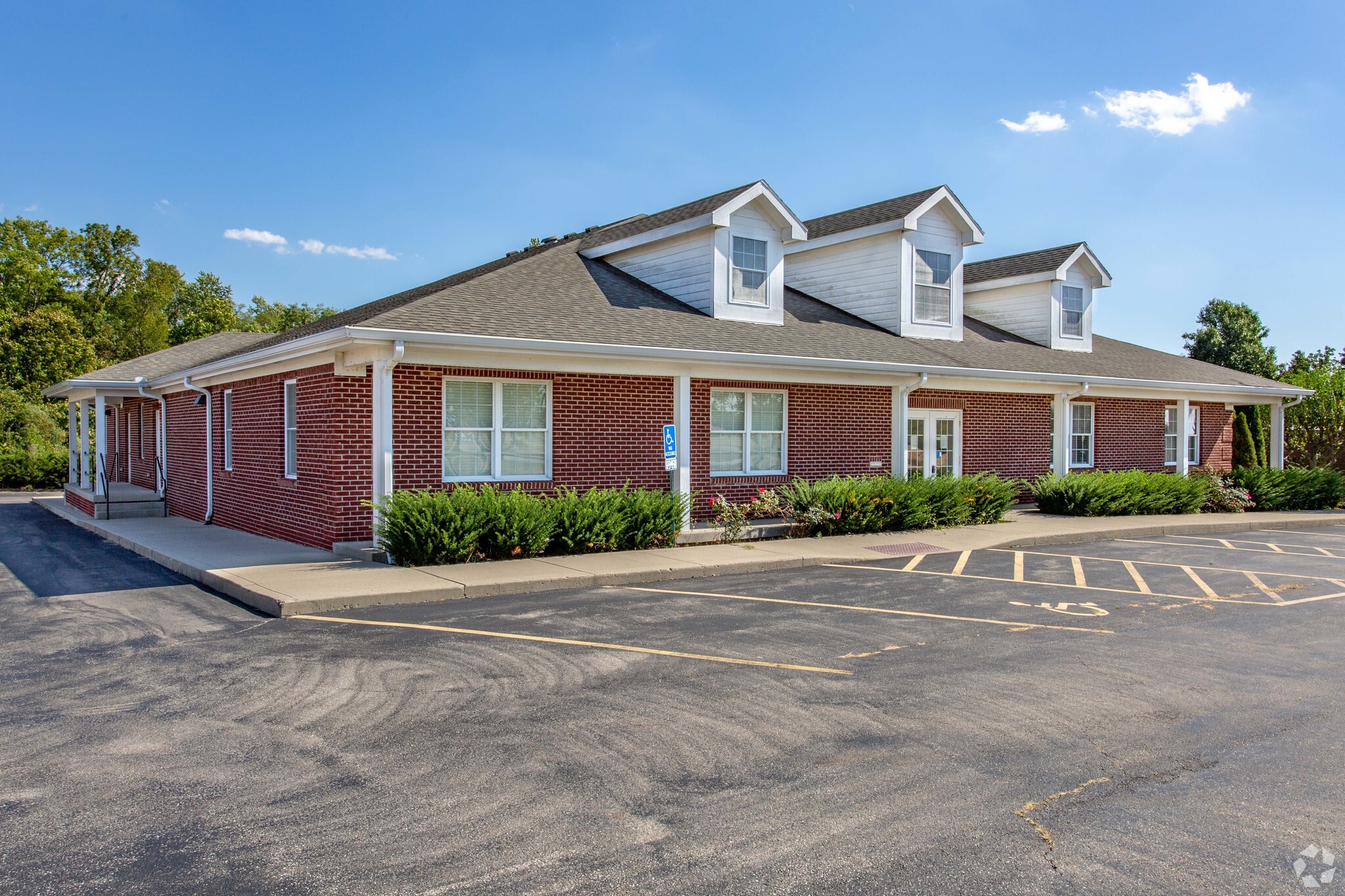 620-626 N Main St, Springboro, OH à louer Photo principale– Image 1 sur 4