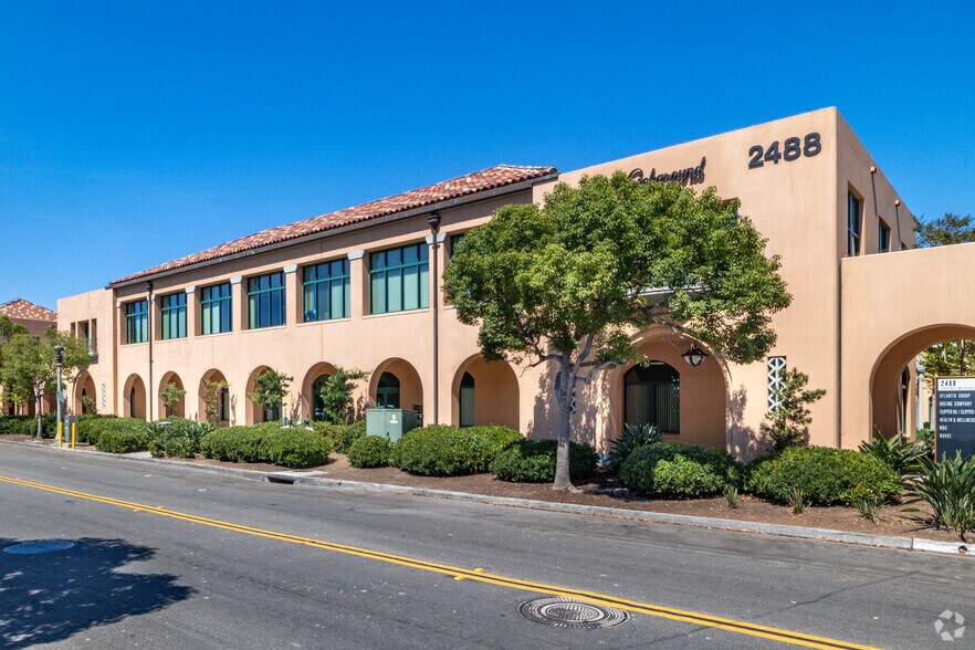 2488 Historic Decatur Rd, San Diego, CA à louer - Photo principale – Image 1 sur 9