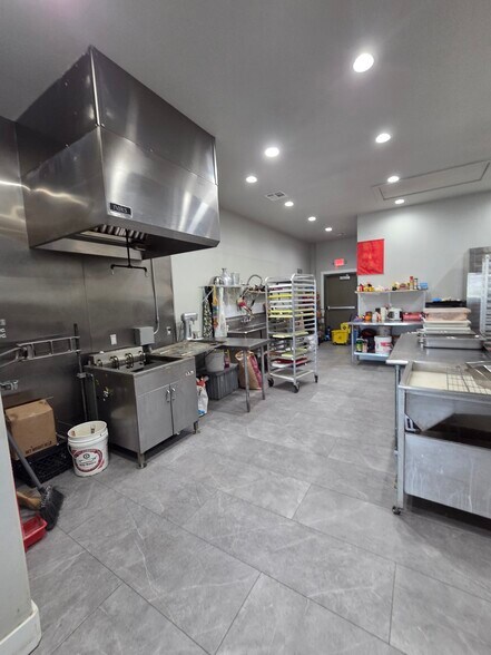 711 E St, Elgin, OK à louer - Photo de l’immeuble – Image 3 sur 8