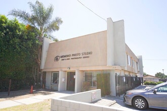 719 N Sunset Ave, West Covina, CA à louer Photo de l’immeuble– Image 1 sur 28