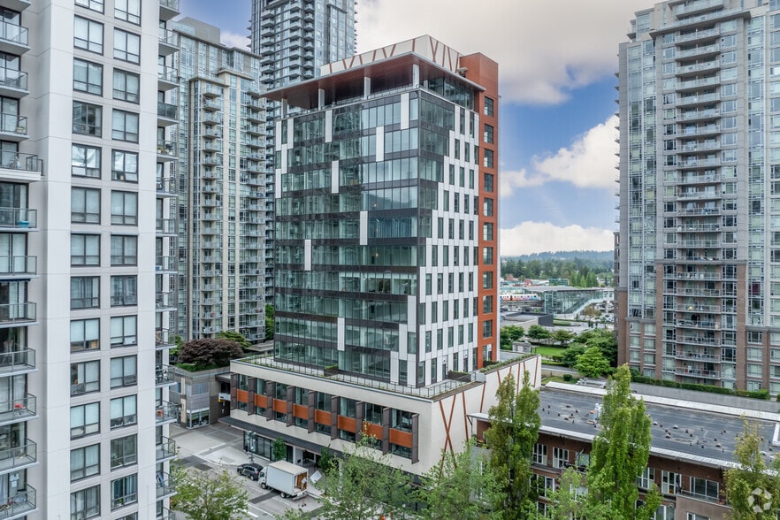 2992 Glen Dr, Coquitlam, BC à louer - Photo de l’immeuble – Image 2 sur 3