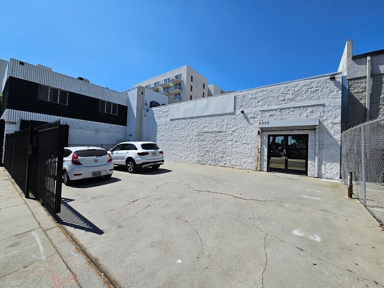 1333 S Hill St, Los Angeles, CA à louer - Photo de l’immeuble – Image 2 sur 11