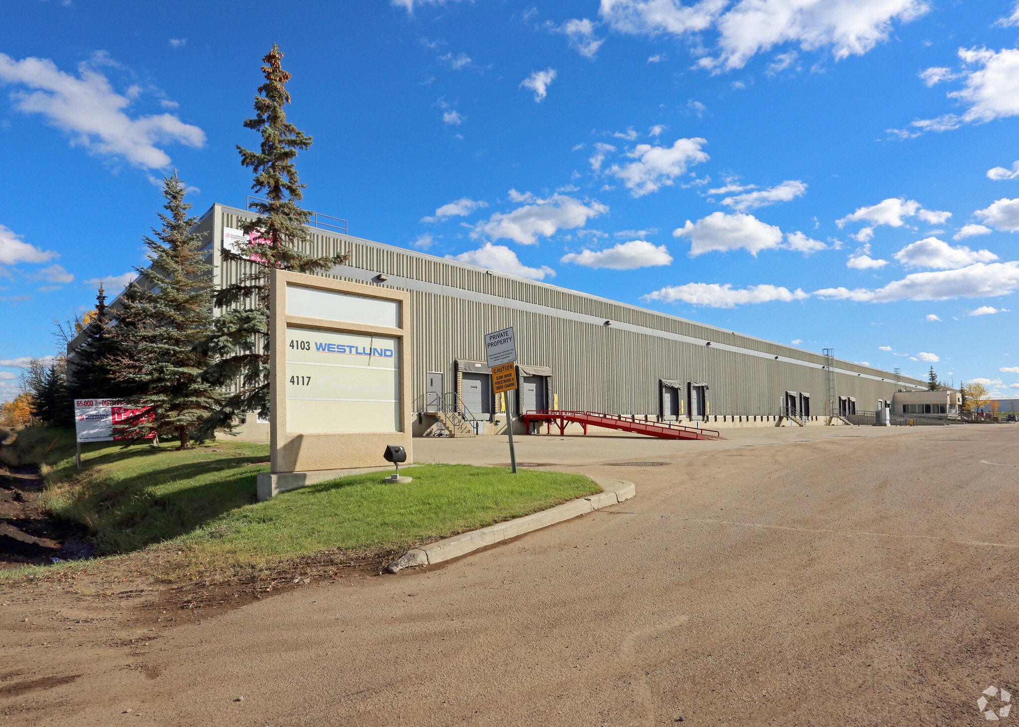 4103 84th Ave NW, Edmonton, AB à louer Photo principale– Image 1 sur 6