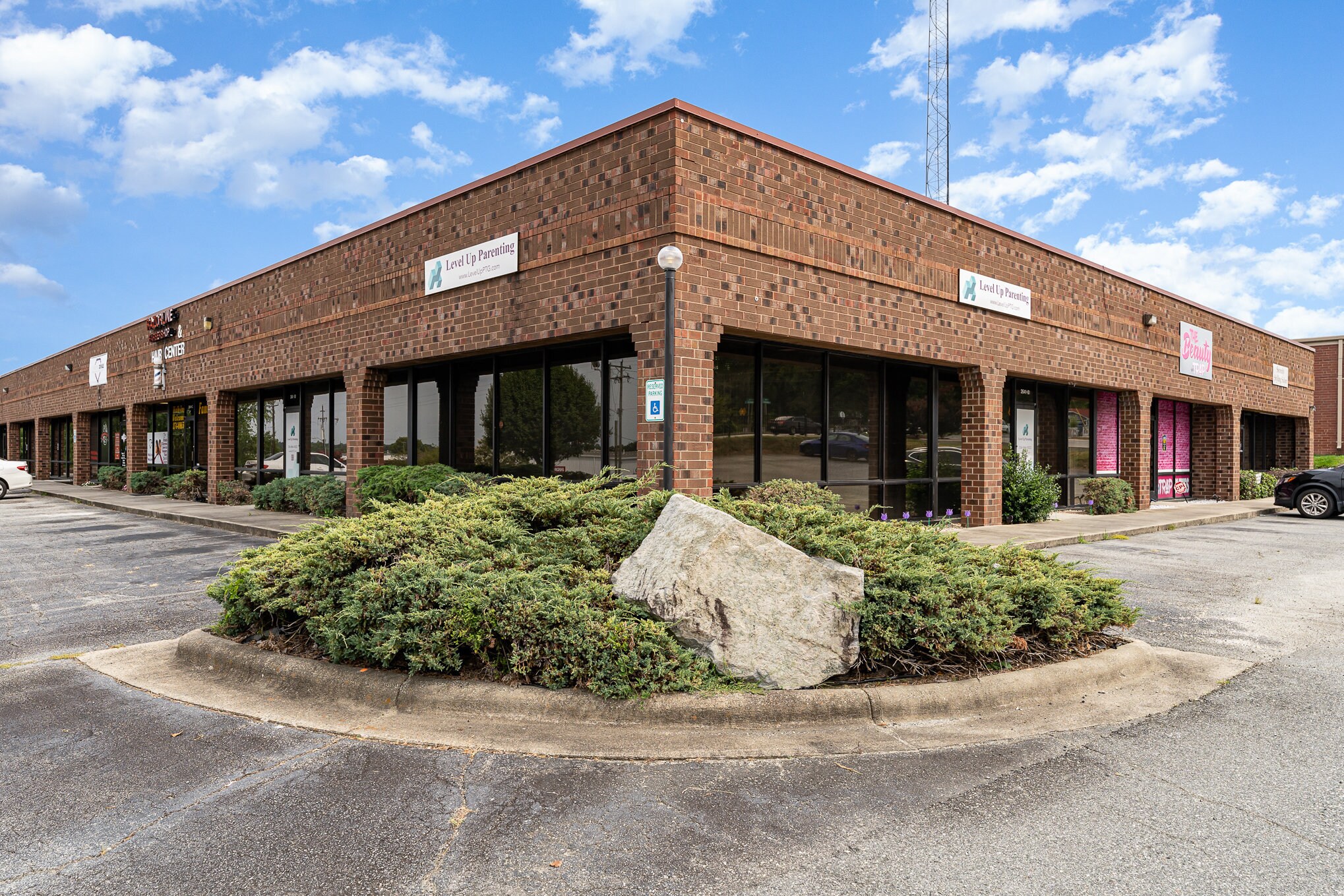 2641 Randleman Rd, Greensboro, NC à louer Photo principale– Image 1 sur 4