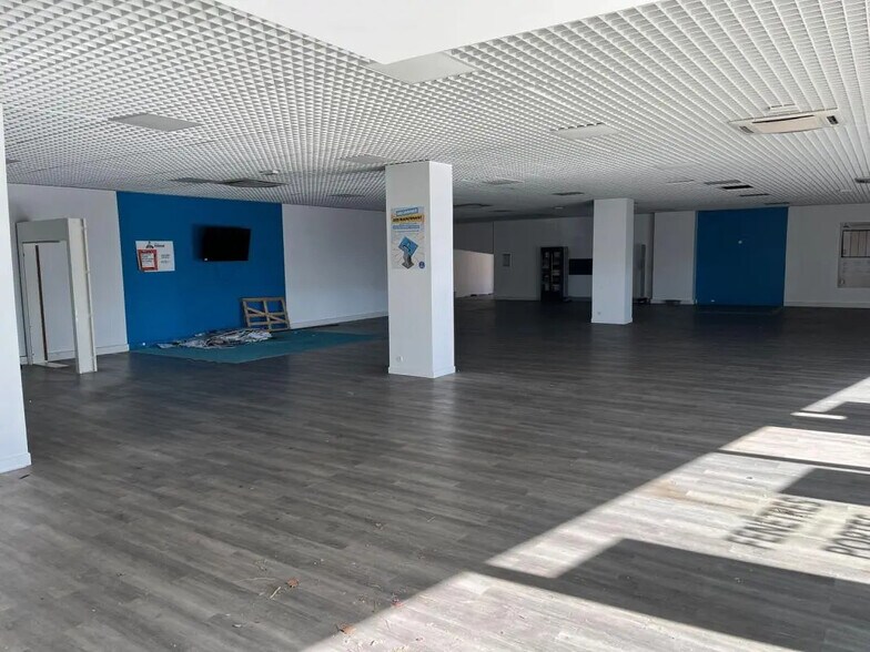 Local commercial dans La Garde à louer - Photo intérieure – Image 3 sur 6