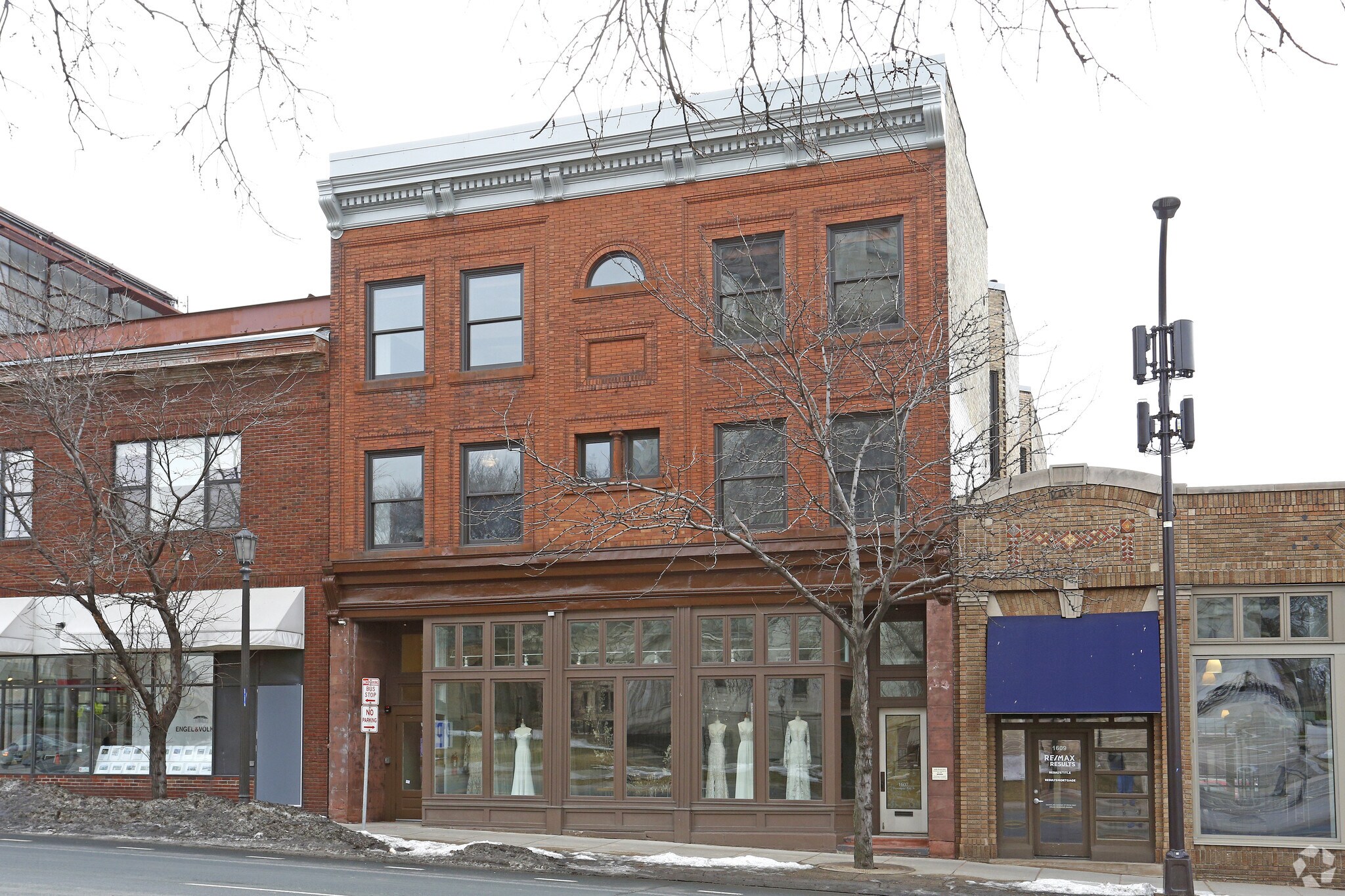 1605-1607 Hennepin Ave, Minneapolis, MN à louer Photo principale– Image 1 sur 47