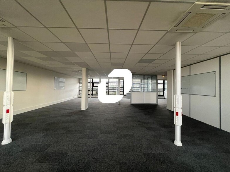 Bureau dans Melun à vendre - Photo intérieure – Image 3 sur 7