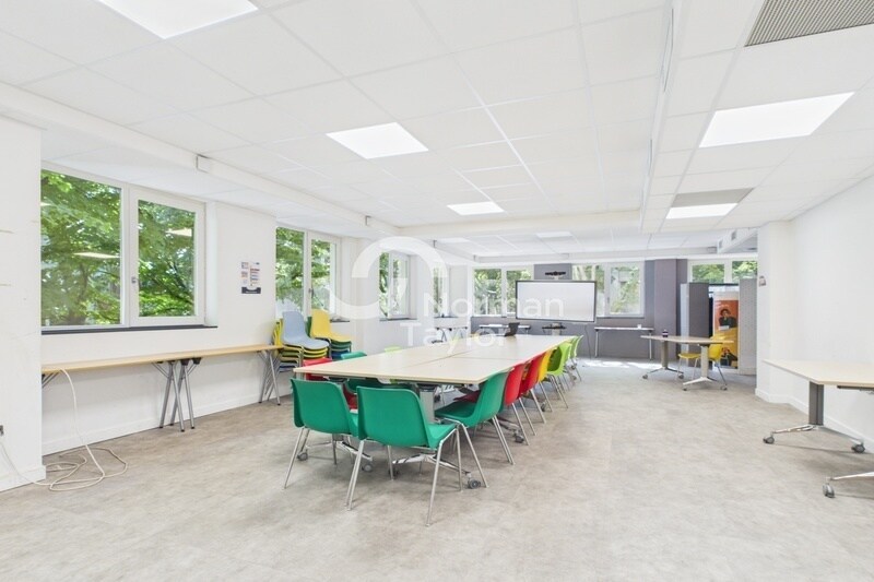 Bureau dans Montpellier à louer - Photo de l’immeuble – Image 2 sur 13