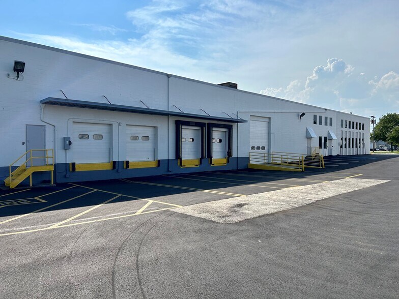 190 Jony Dr, Carlstadt, NJ à louer - Photo de l’immeuble – Image 2 sur 9