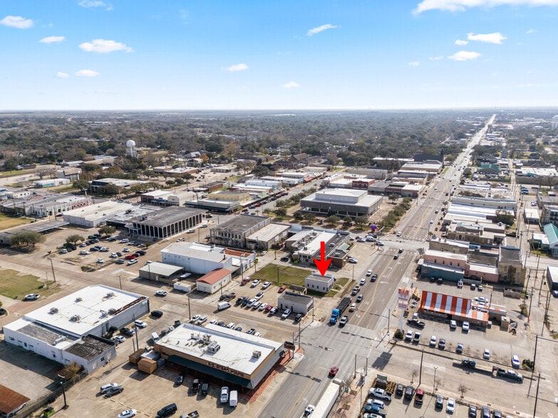 2015 Avenue F, Bay City, TX à louer - Aérien – Image 3 sur 28