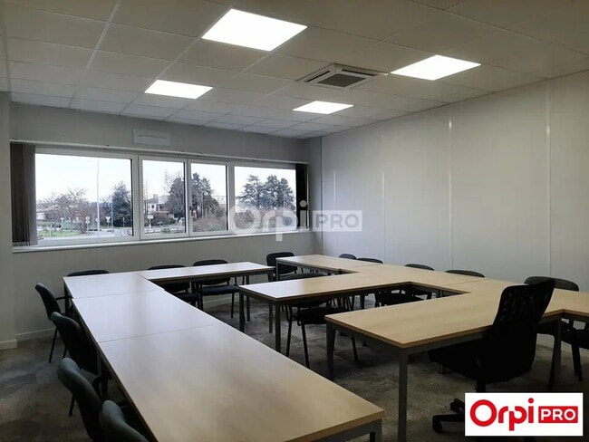 Plus de détails pour Bureau à louer