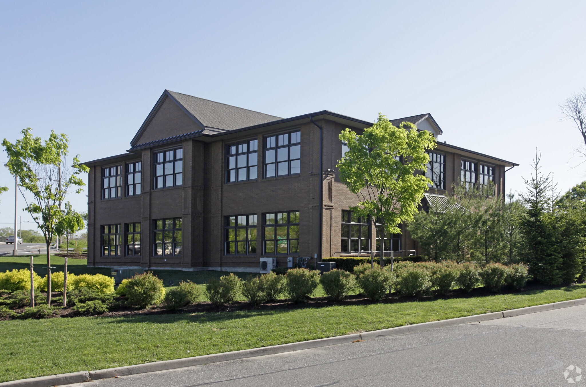 3750 Express Dr S, Islandia, NY à louer Photo de l’immeuble– Image 1 sur 20