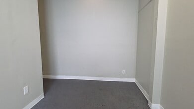 8619 Reseda Blvd, Northridge, CA à louer - Vidéo sur l’annonce professionnelle