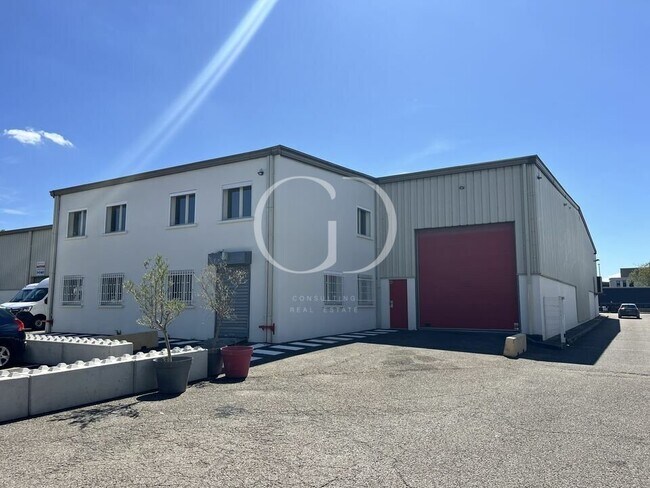 Plus de détails pour 33 Avenue Des Frères Montgolfier, Chassieu - Local d'activités à louer
