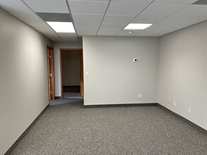 307 N Cascade St, Osceola, WI à louer Photo intérieure– Image 2 sur 10