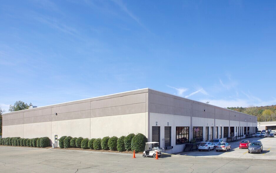 2411-2425 1st Ave S, Irondale, AL à louer - Photo de l’immeuble – Image 3 sur 5