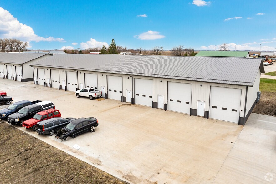 1712 W K Ave, Nevada, IA à vendre - Aérien – Image 2 sur 6