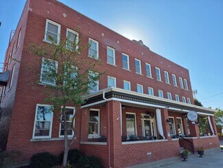 Plus de détails pour 139 W Peoria St, Paola, KS - Bureau/Local commercial à louer