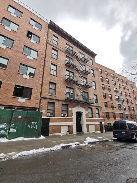 2114 Daly Ave, Bronx, NY à vendre - Photo de l’immeuble – Image 2 sur 5