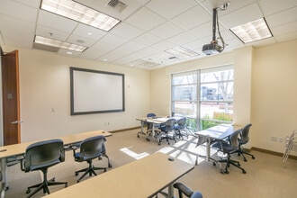 8890 Cal Center Dr, Sacramento, CA à louer Photo intérieure– Image 2 sur 11