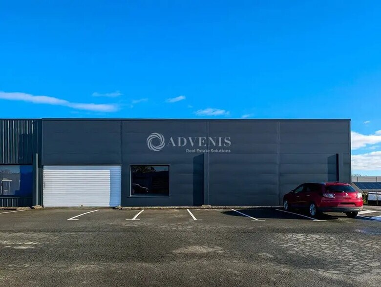 Local d’activités dans Taden à louer - Photo de l’immeuble – Image 1 sur 5