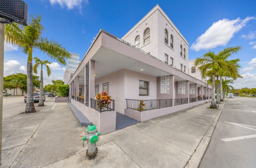 2001 Polk St, Hollywood, FL à vendre - Photo de l’immeuble – Image 3 sur 28