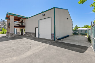 74 E Miles Ave, Hayden, ID à louer Photo de l’immeuble– Image 2 sur 9