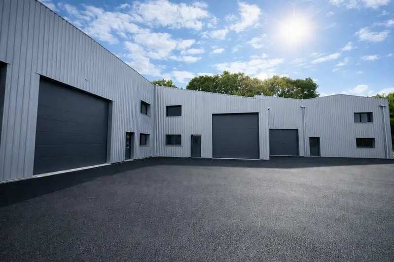 Industriel/Logistique dans GRANDCHAMP-DES-FONTAINES à vendre - Photo de l’immeuble – Image 2 sur 5