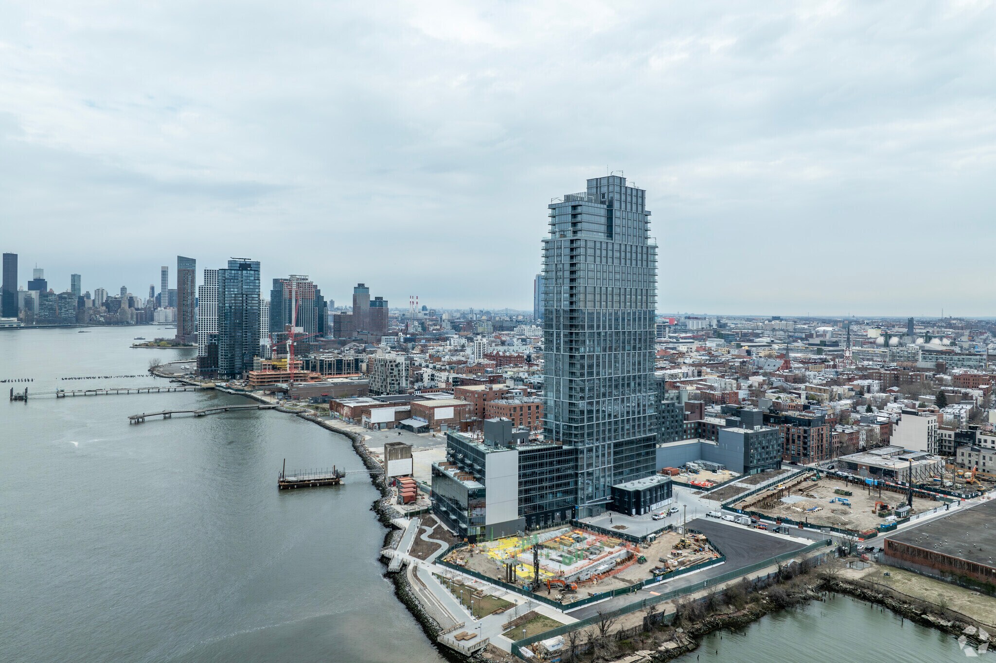 60 Wharf Dr, Brooklyn, NY à louer Photo principale– Image 1 sur 69