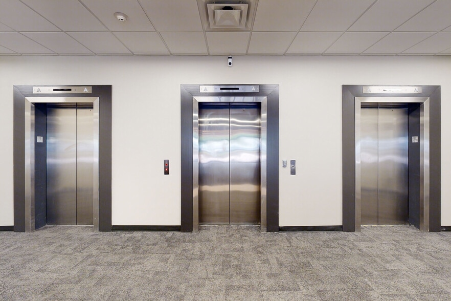 1321 Murfreesboro Pike, Nashville, TN à louer - Hall d’entrée – Image 2 sur 12