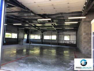 Plus de détails pour Local d'activités à louer