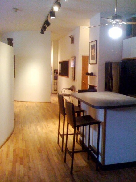 2059 W Grand Ave, Chicago, IL à louer - Autre – Image 3 sur 11