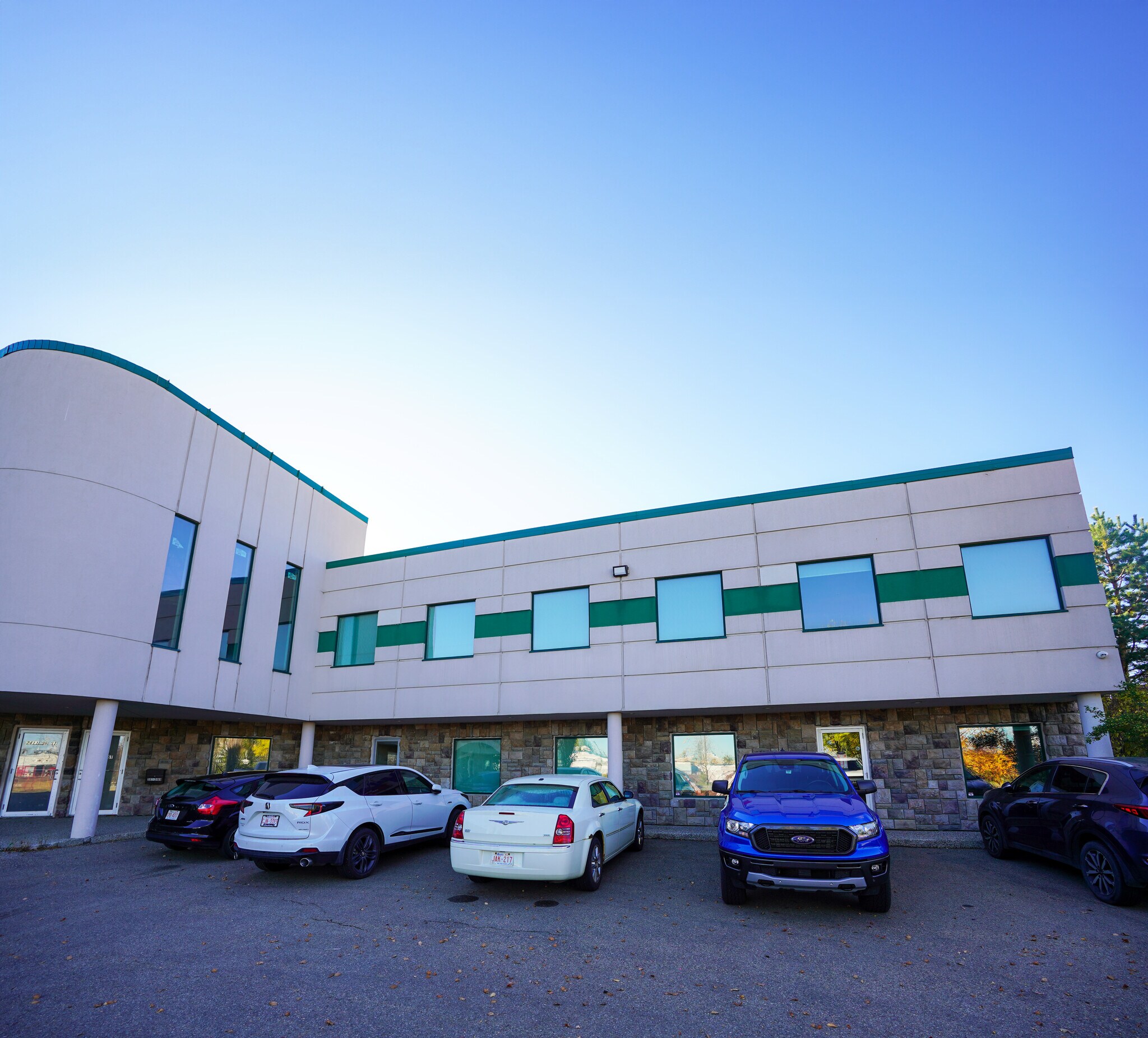 2407 96 St NW, Edmonton, AB à vendre Photo principale– Image 1 sur 6