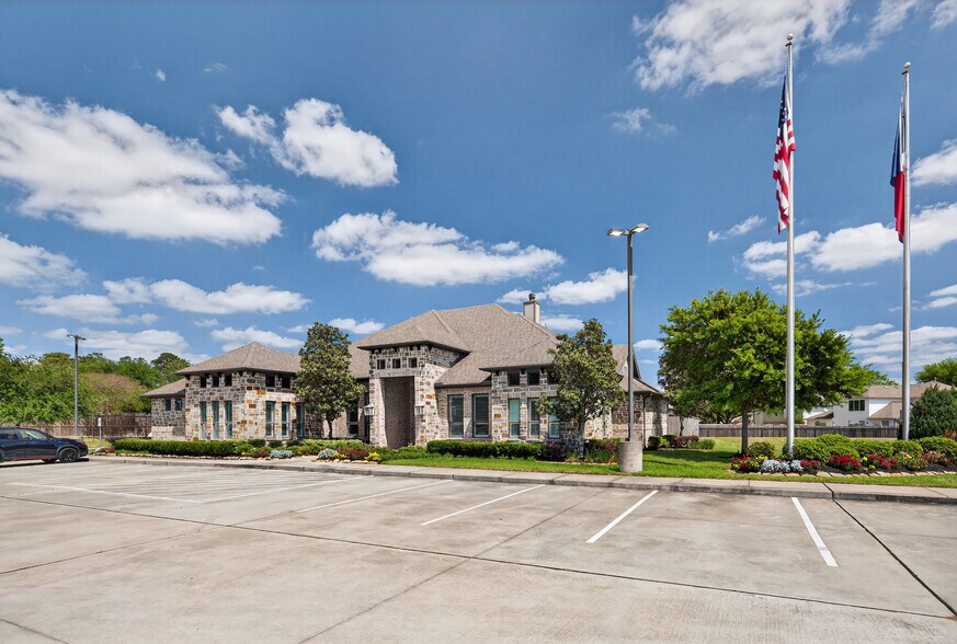 32400 SH 249, Pinehurst, TX à louer - Photo de l’immeuble – Image 3 sur 32