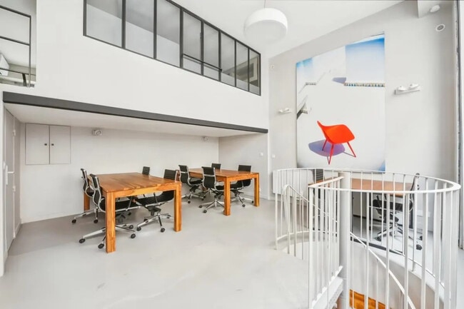 Plus de détails pour Rue Victor Massé, Paris - Bureau à louer