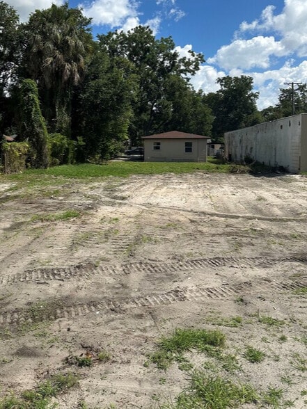 4048 E Hillsborough Ave, Tampa, FL à vendre - Photo principale – Image 1 sur 2