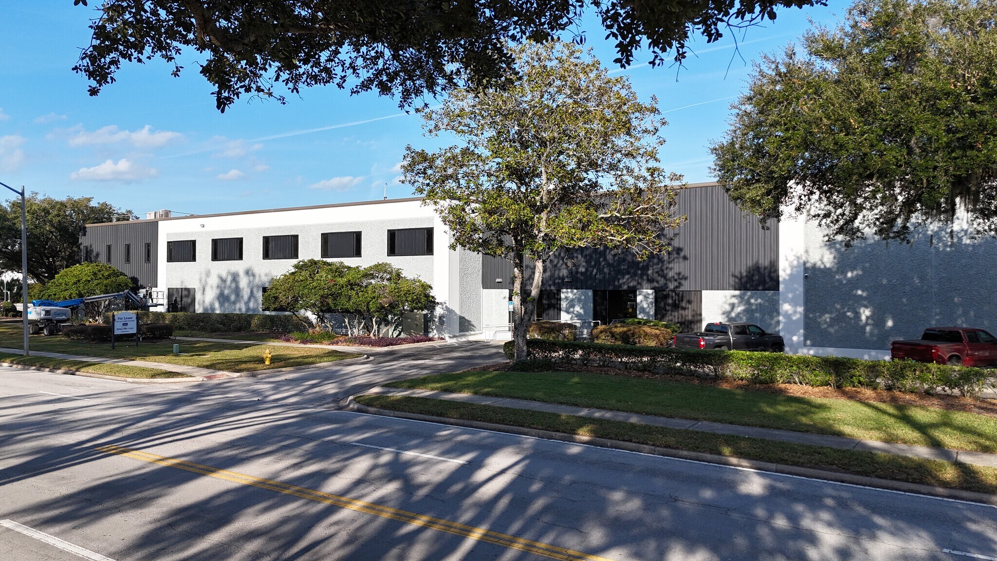 8040 Bayberry Rd, Jacksonville, FL à louer Photo de l’immeuble– Image 1 sur 10