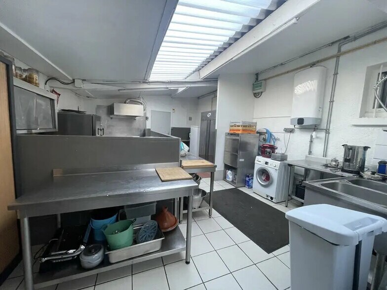 Local d'activités dans Reims à vendre - Photo de l’immeuble – Image 3 sur 5