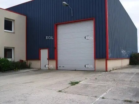 Local d’activités dans Méry-sur-Oise à louer Photo de l’immeuble– Image 1 sur 5