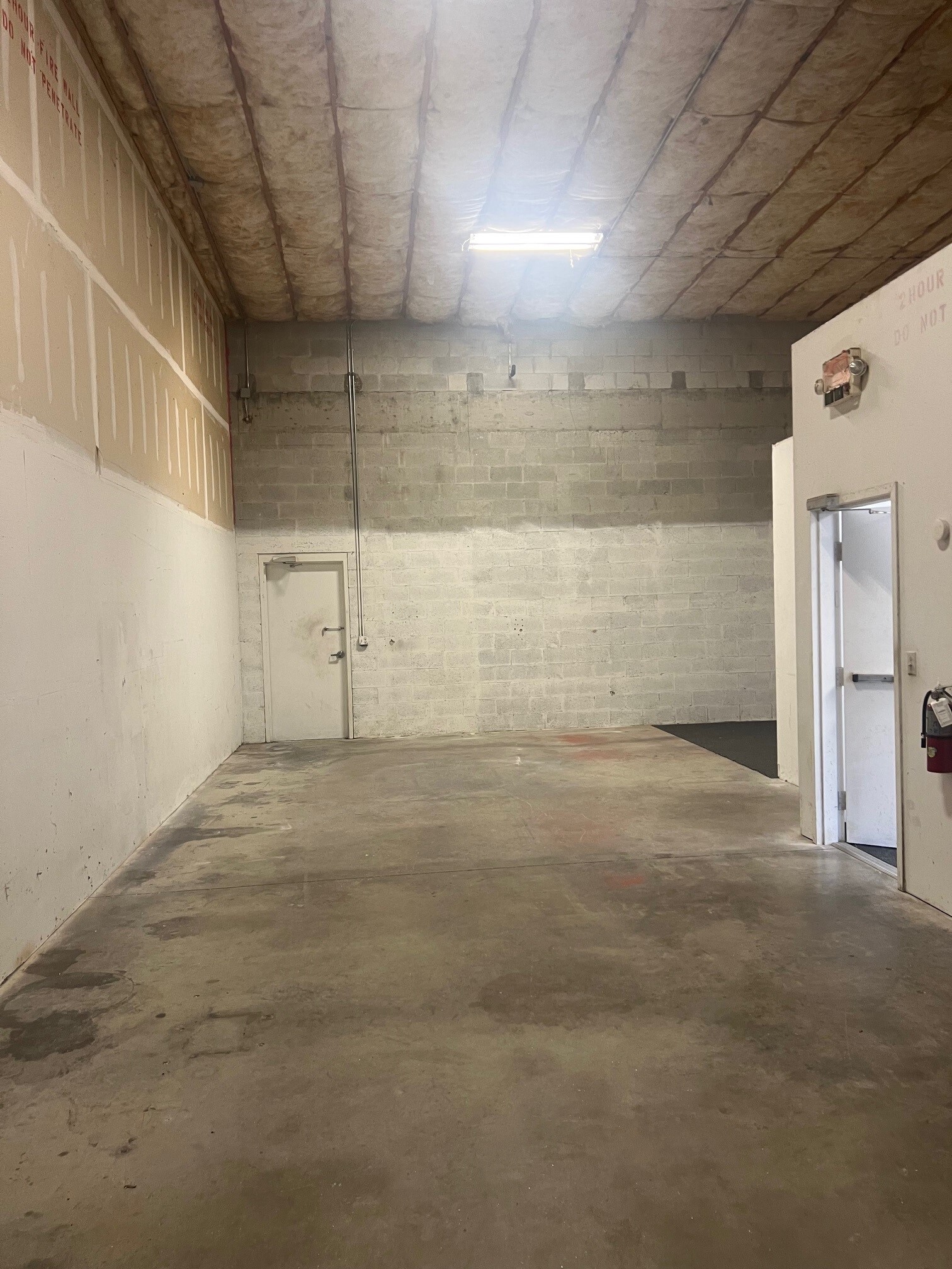 932 NE 24th Ln, Cape Coral, FL à louer Photo intérieure– Image 1 sur 6