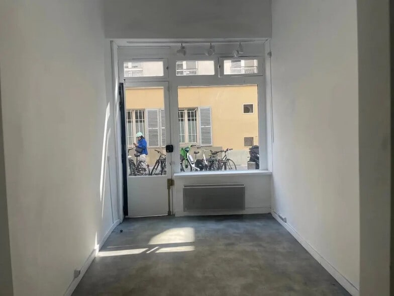 Local commercial dans Paris à vendre - Photo de l’immeuble – Image 2 sur 5