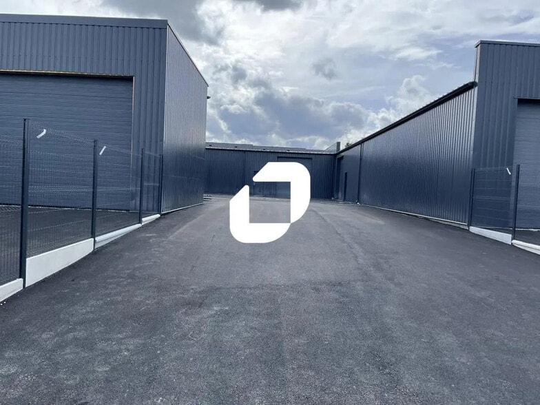 Local d’activités dans Wingles à louer - Photo de l’immeuble – Image 3 sur 4