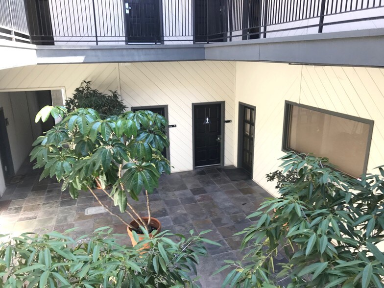 5011 Argosy Ave, Huntington Beach, CA à vendre - Photo de l’immeuble – Image 3 sur 11