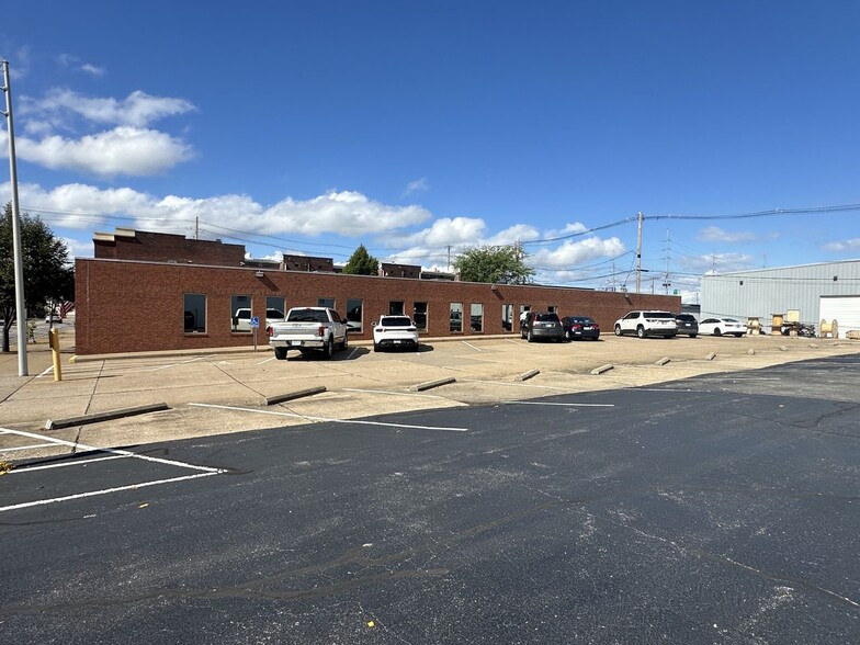 215 NW Martin Luther King Jr Blvd, Evansville, IN à vendre - Photo de l’immeuble – Image 3 sur 12