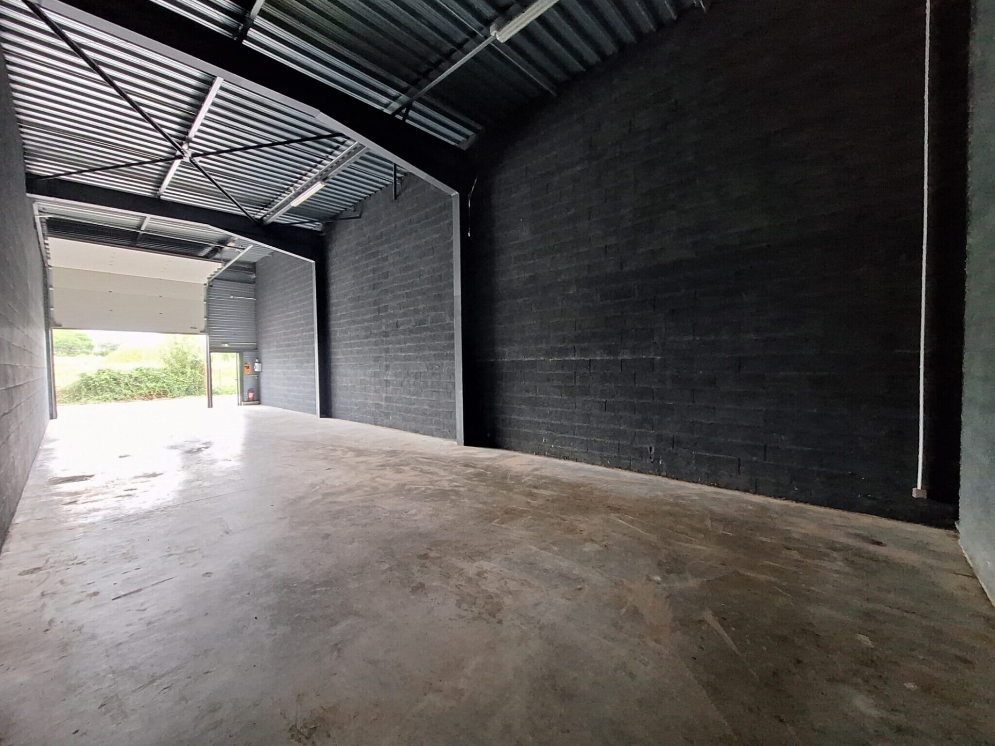 Local d’activités dans Cadaujac à louer Photo de l’immeuble– Image 1 sur 6
