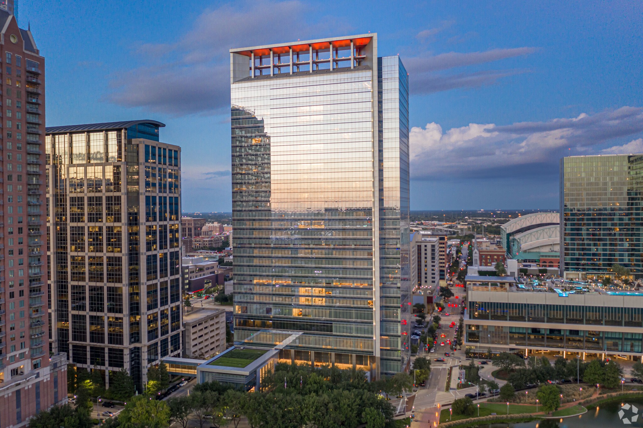 1501 McKinney St, Houston, TX à louer Photo principale– Image 1 sur 8