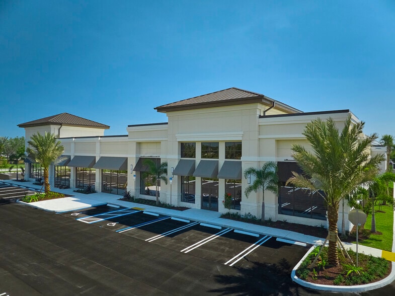1908 SW Gatlin Blvd, Port Saint Lucie, FL à louer - Photo de l’immeuble – Image 2 sur 15